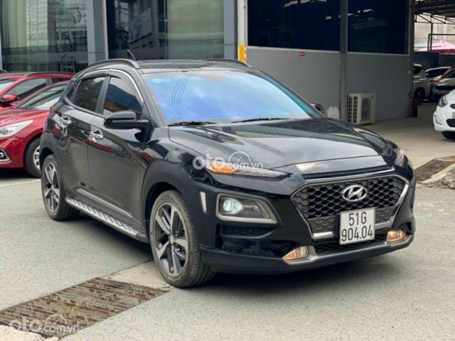 Bán Hyundai Kona 1.6 Turbo 2018, màu đen còn mới, giá 646tr0
