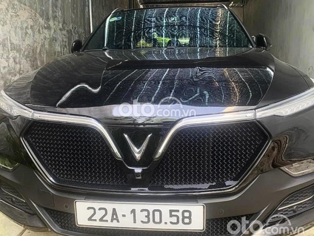 Xe VinFast LUX SA2.0 Premium 2.0 AT năm 2020, màu đen