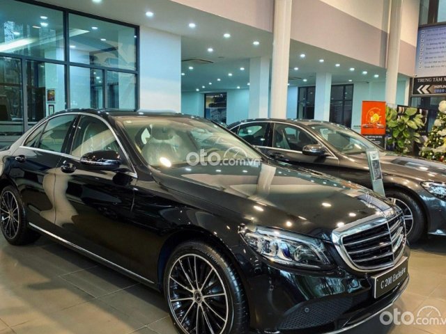 Bán Mercedes C200 sản xuất năm 2021, màu đen0