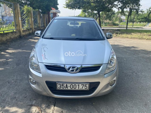 Cần bán Hyundai i20 1.4AT năm 2011, giá chỉ 275 triệu