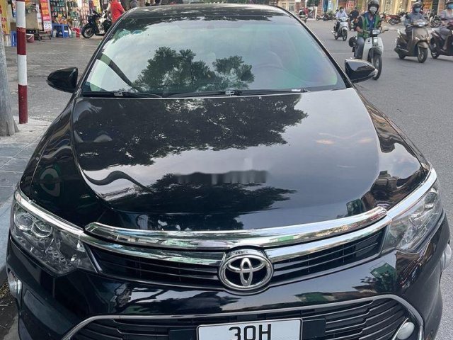 Cần bán lại xe Toyota Camry 2018, màu đen  0