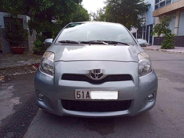 Xe Toyota Yaris đời 2013, màu bạc, nhập khẩu giá cạnh tranh0