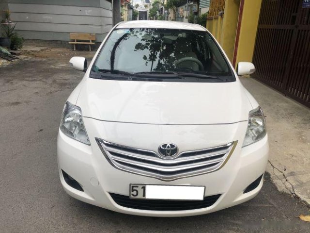 Cần bán gấp Toyota Vios 1.5E MT 2013, màu trắng số sàn, 235 triệu0