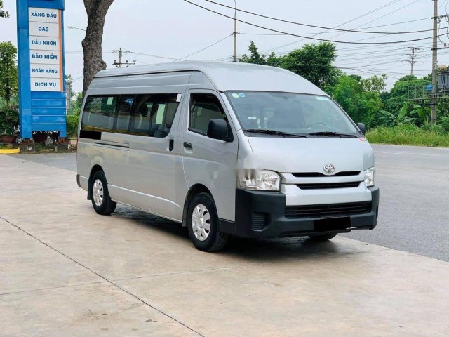 Bán Toyota Hiace sản xuất năm 2014, màu bạc, nhập khẩu nguyên chiếc số sàn, giá 332tr0