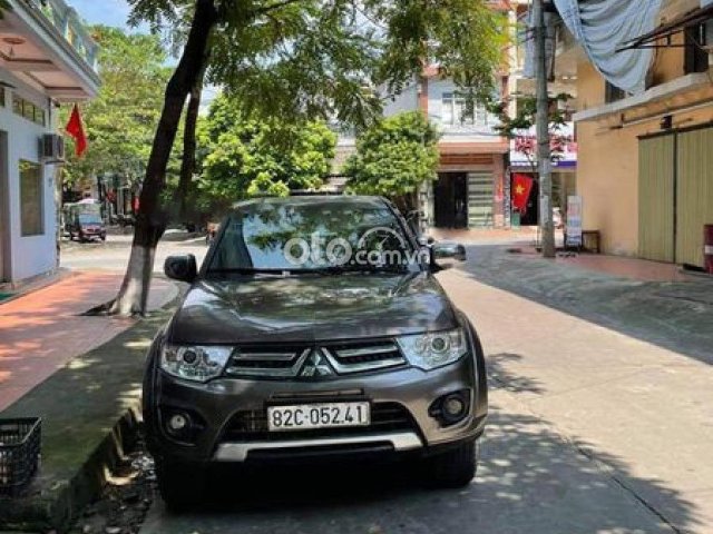 Cần bán gấp Mitsubishi Triton GLS 4x4 AT đời 2014, màu xám, nhập khẩu  