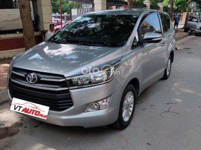 Cần bán lại xe Toyota Innova sản xuất năm 2017, xe tư nhân biển Hà Nội, cam kết chất lượng kiểm định kỹ càng, giá tốt