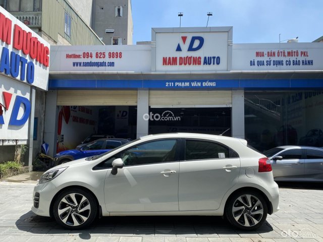 Xe Kia Rio 1.4AT Hatchback 2015, màu trắng