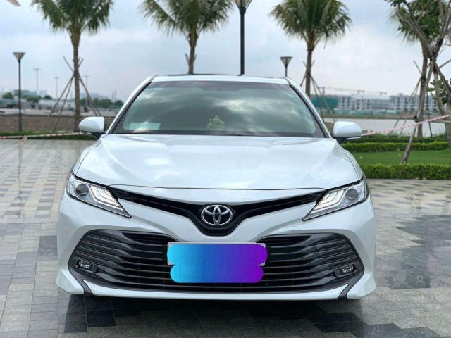 Cần bán xe Toyota Camry 2.5Q năm sản xuất 2020, màu trắng, nhập khẩu0