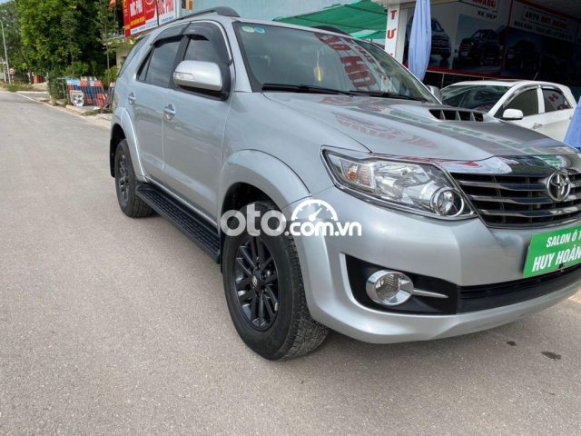 Bán Toyota Fortuner sản xuất 2015, màu bạc giá cạnh tranh0