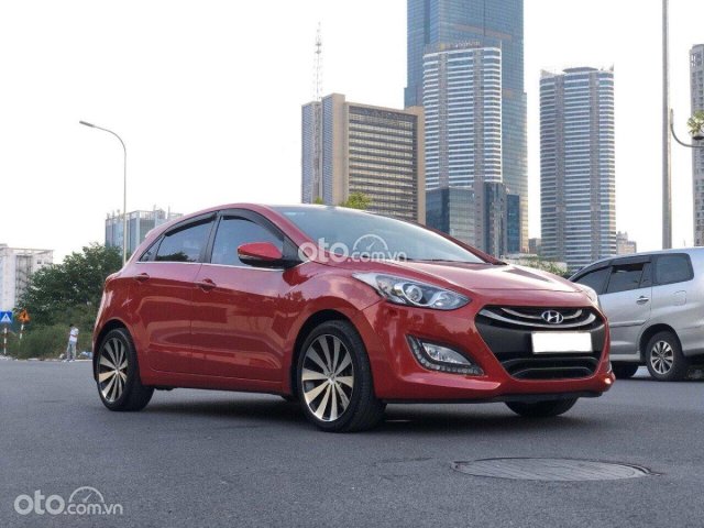 Bán Hyundai i30 năm 2013, màu đỏ, nhập khẩu còn mới  