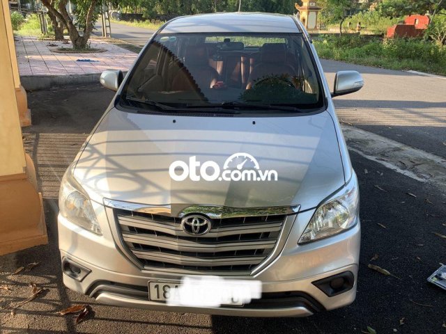 Xe Toyota Innova 2016, màu trắng0