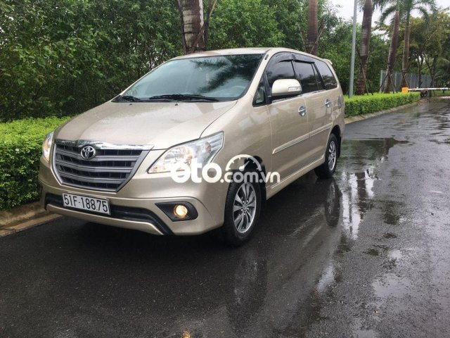 Cần bán Toyota Innova E 2015 chính chủ, giá tốt