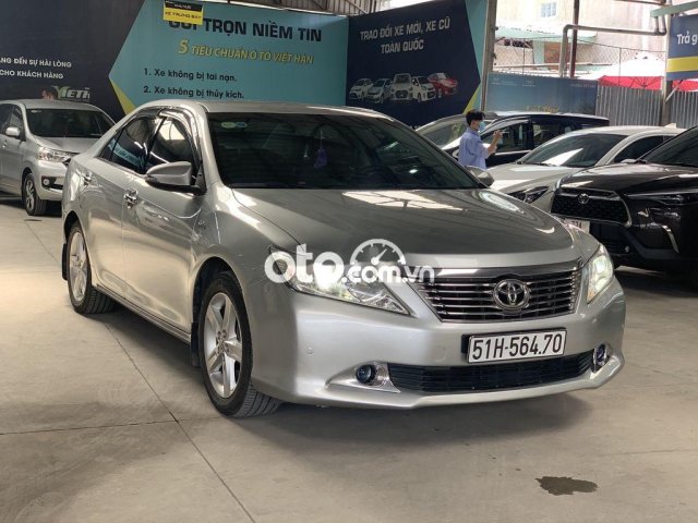 Bán ô tô Toyota Camry 2.5Q năm sản xuất 2013, màu xám0