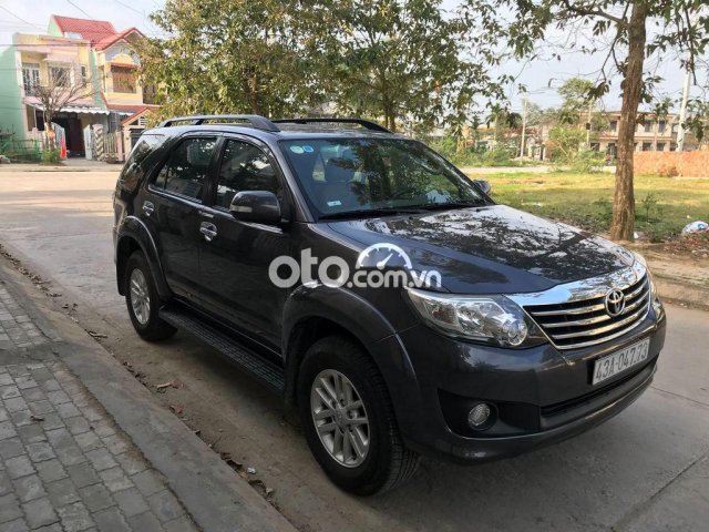 Bán xe Toyota Fortuner sản xuất 2012 xe gia đình giá cạnh tranh0