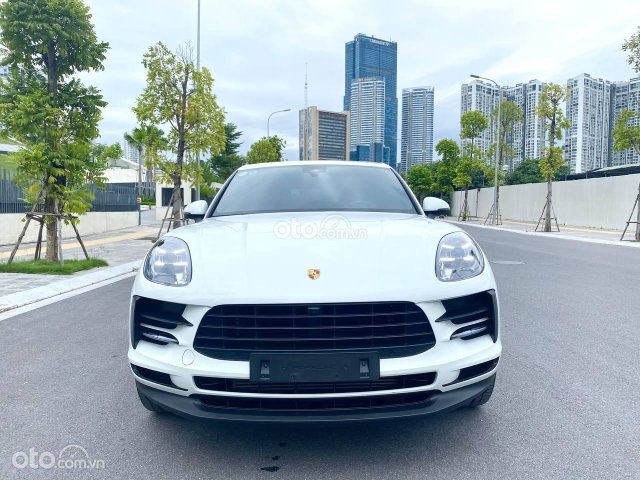 Porsche Macan năm sản xuất 2021 -  Màu trắng / nội thất hai màu đỏ đen