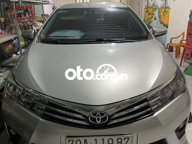 Bán Toyota Corolla Altis đời 2017, màu xám0