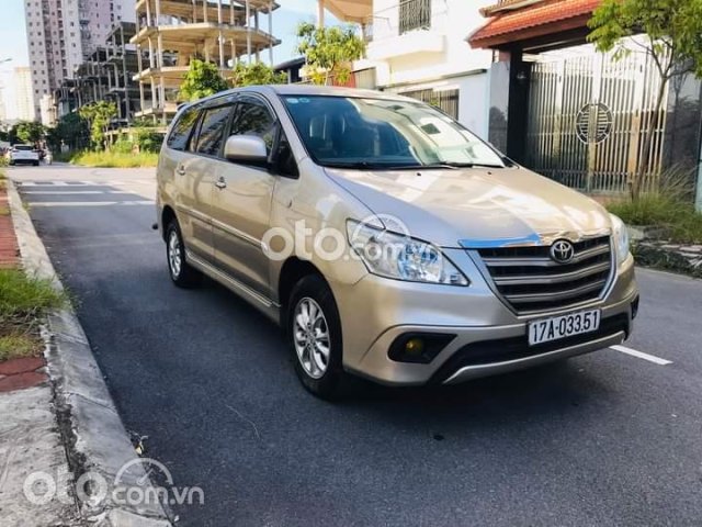 Cần bán xe Toyota Innova sản xuất 2014 nhập khẩu nguyên chiếc giá tốt 385tr