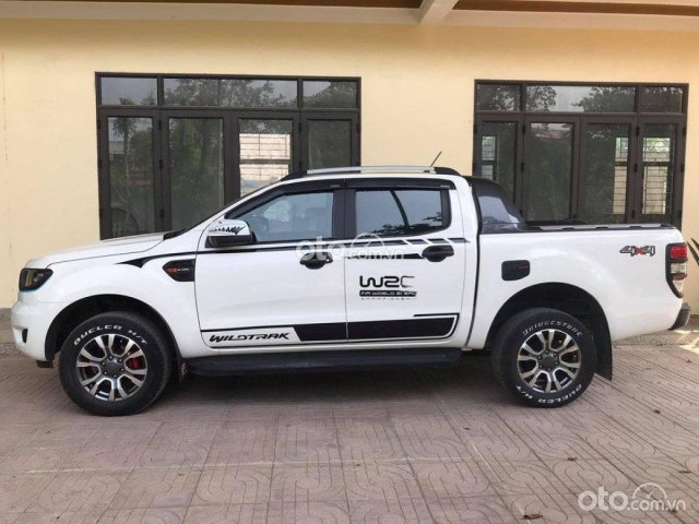 Cần bán Ford Ranger XLS 2.2L 4x2 MT đời 2019, màu trắng 0