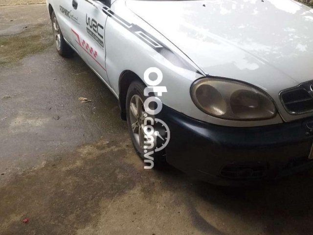 Cần bán Daewoo Lanos đời 2003, màu trắng0