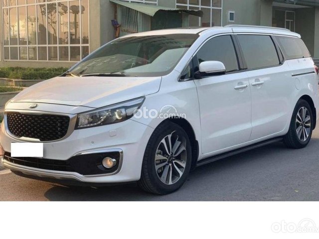 Bán Kia Sedona 3.3L GATH đời 2016, màu trắng chính chủ, giá tốt0