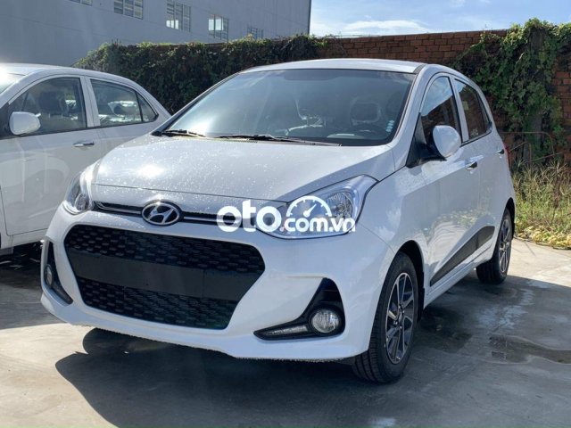 Bán Hyundai Grand i10 năm 2021, màu trắng