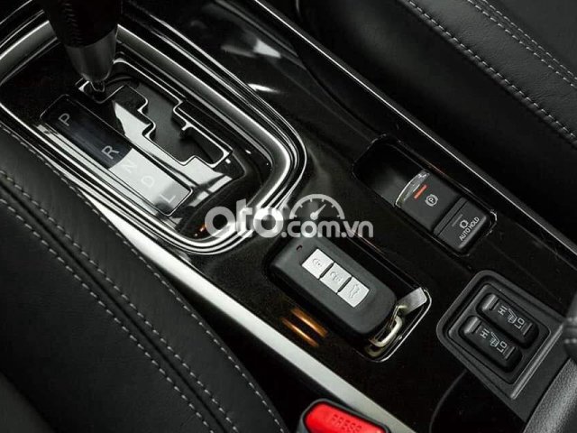 Bán Mitsubishi Outlander 2021, màu trắng, xe nhập