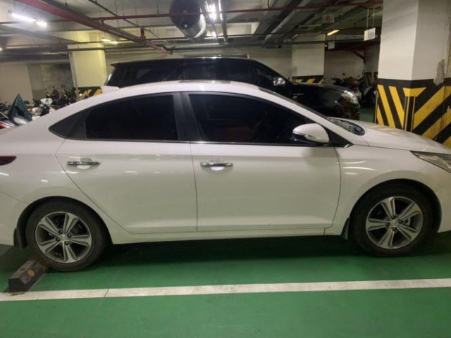 Bán Hyundai Accent 1.4 AT đời 2019, màu trắng xe gia đình, 500 triệu