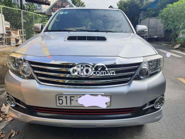 Bán ô tô Toyota Fortuner 2015, màu bạc chính chủ, 635 triệu0