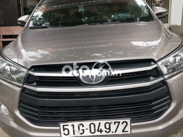 Cần bán lại xe Toyota Innova năm 2018, màu xám còn mới, giá tốt