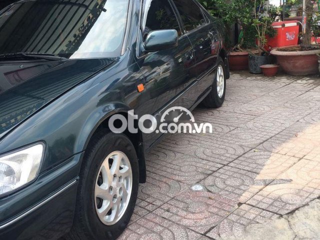 Bán Toyota Camry đời 1998, màu xanh lục, nhập khẩu còn mới0