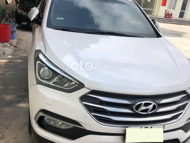 Hyundai Santa Fe 2018 bản 2.2AT CRDI máy dầu màu trắng0