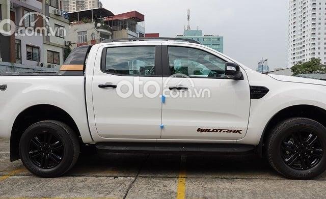 Ford Ranger Wildtrak 2021 màu trắng, giá cực ưu đãi