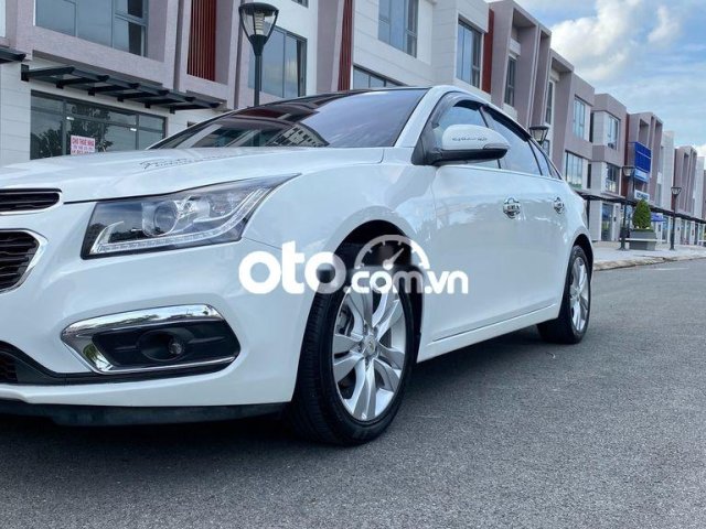 Bán ô tô Chevrolet Cruze LTZ 2017, màu trắng còn mới, giá chỉ 415 triệu