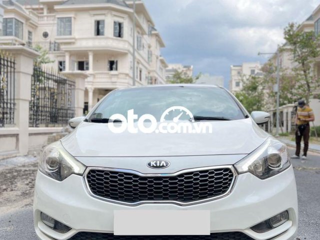 Cần bán xe Kia K3 2015, màu trắng, nhập khẩu, 345 triệu0