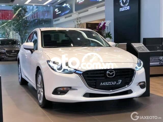 Cần bán Mazda 3 năm sản xuất 2018, màu trắng còn mới, 580 triệu