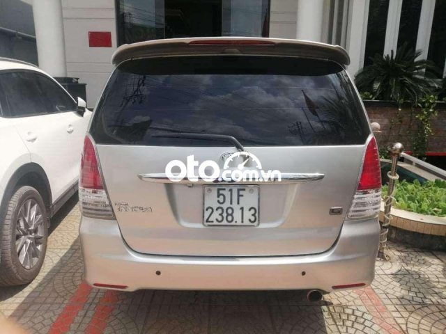 Cần bán Toyota Innova đời 2008, màu bạc0