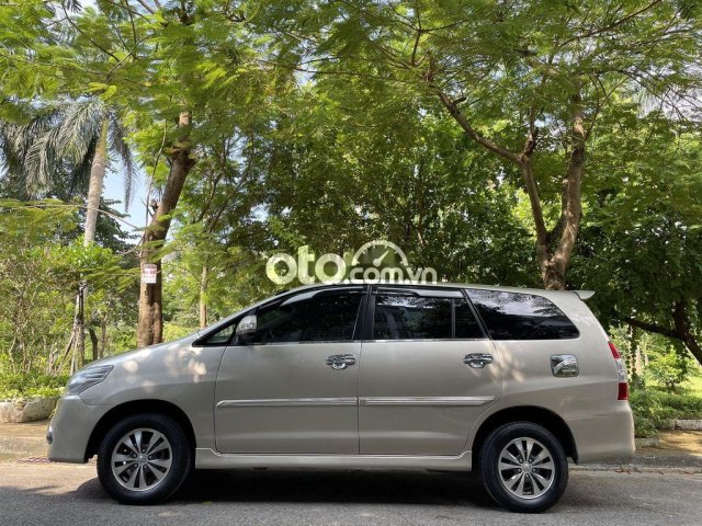 Cần bán Toyota Innova đời 2015, màu bạc 0