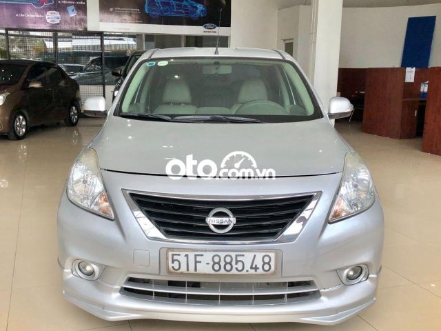 Bán Nissan Sunny 1.5XV 2017, màu bạc, giá cạnh tranh0