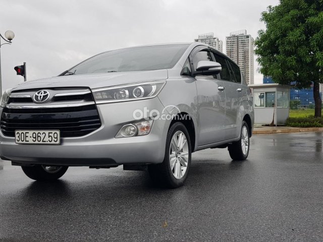 Xe Toyota Innova đăng ký lần đầu 2017 còn mới giá chỉ 579tr