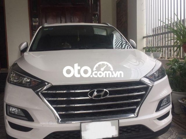 Cần bán xe Hyundai Tucson đời 2021, màu trắng giá cạnh tranh0