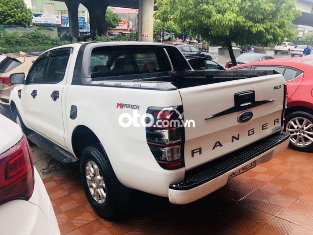 Cần bán gấp Ford Ranger XLS sản xuất năm 2016, màu trắng0