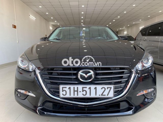 Cần bán lại xe Mazda 3 Luxury đời 2019, màu đen còn mới0