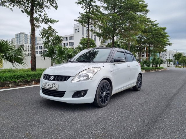 Cần bán Suzuki Swift sản xuất 2017 ít sử dụng, giá chỉ 415tr0