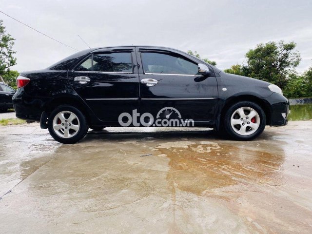 Cần bán gấp Toyota Vios đời 2005, màu đen  