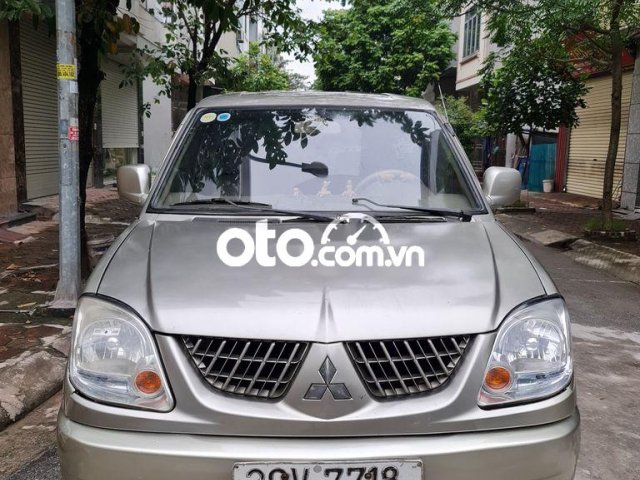 Cần bán xe Mitsubishi Jolie đời 2004 giá cạnh tranh0