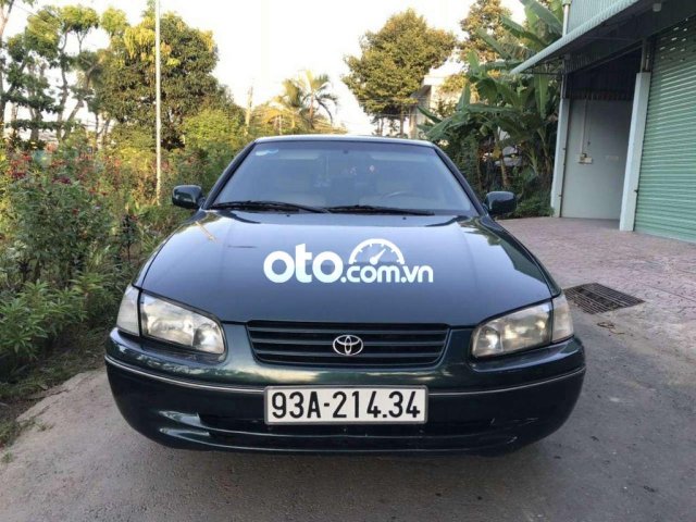 Bán Toyota Camry 2.2 đời 2000, màu đen 0