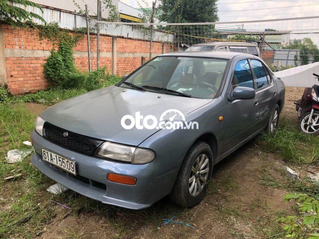 Cần bán gấp Nissan Bluebird 1993, màu xám, xe nhập chính chủ, giá chỉ 80 triệu0