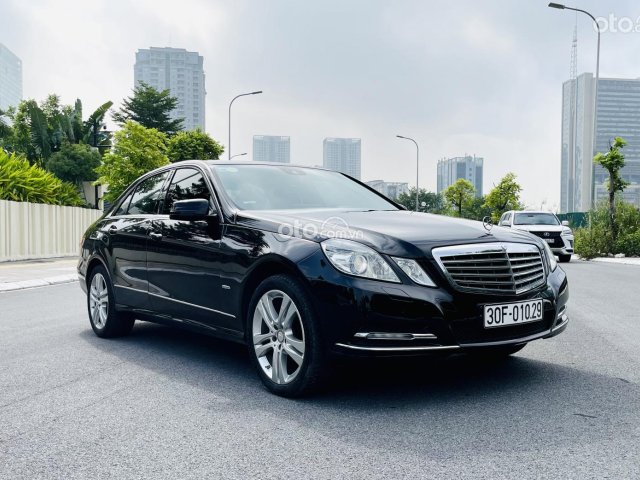 Cần bán lại xe Mercedes-Benz E200 đời 2011 ít sử dụng giá chỉ 589tr0