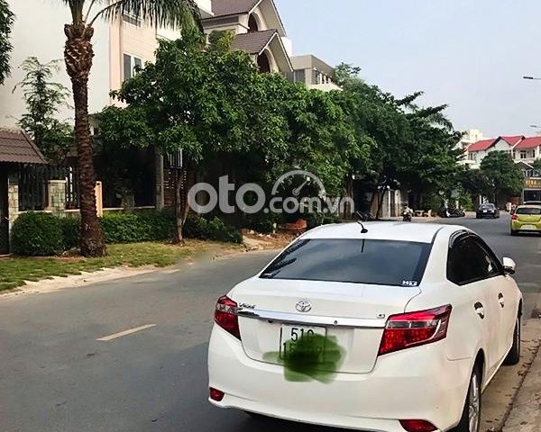 Cần bán xe Toyota Vios 1.5G năm 2018, màu trắng  