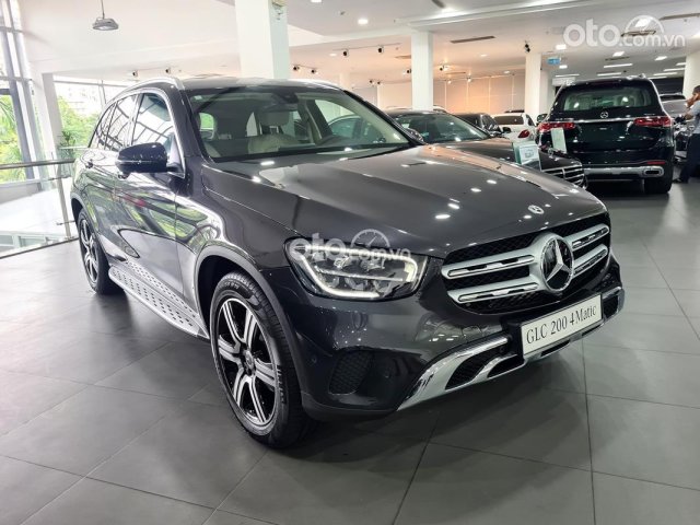 Mercedes-Benz GLC200 4Matic 2021 cũ, màu xám, đi lướt chính hãng